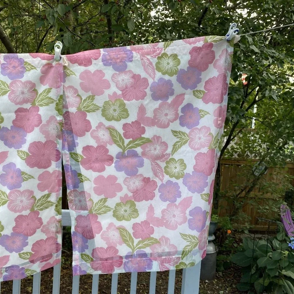 Unbranded mod floral